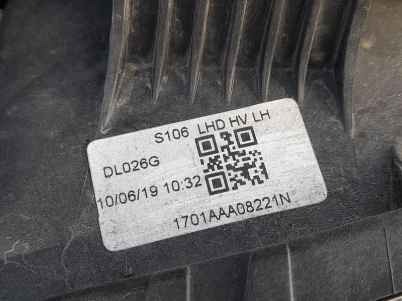 Recambio de faro izquierdo para mahindra kuv 100 nxt 1.2 vvt referencia OEM IAM   