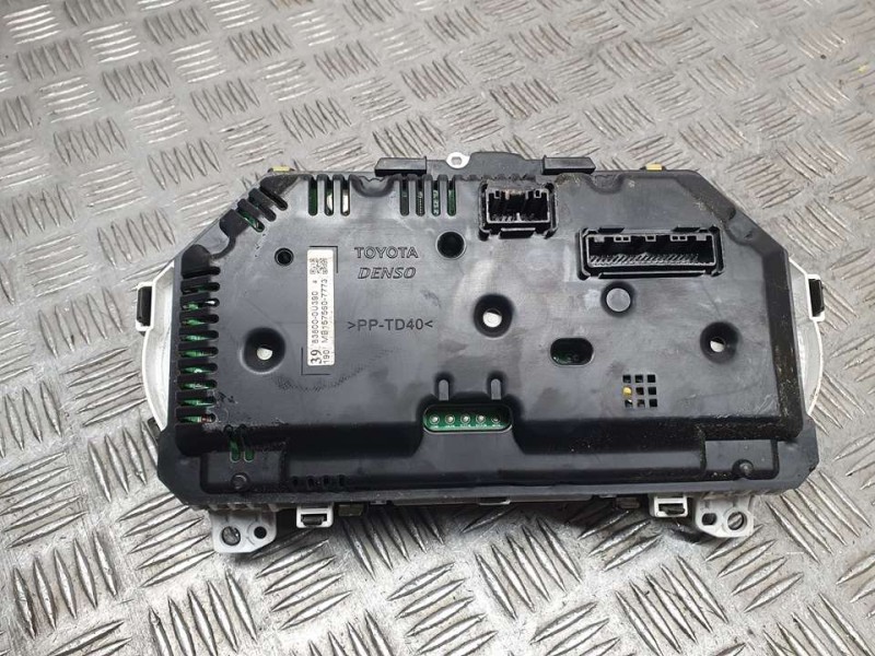 Recambio de cuadro instrumentos para toyota yaris hsd active referencia OEM IAM 838000U390 MB157560773 