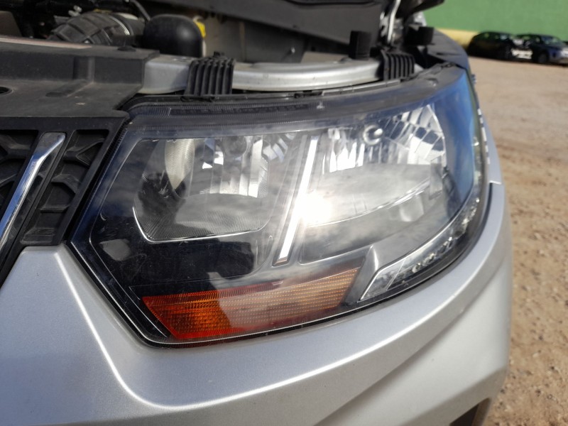 Recambio de faro izquierdo para mahindra kuv 100 nxt 1.2 vvt referencia OEM IAM   