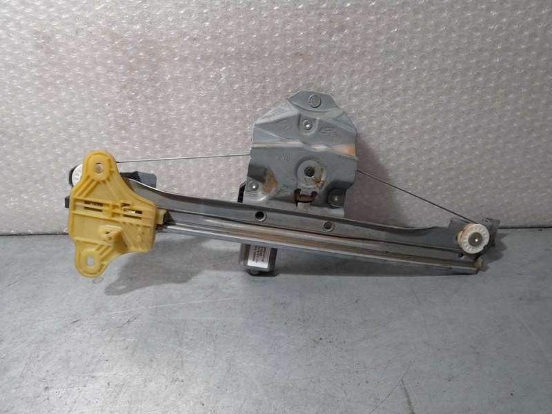 Recambio de elevalunas trasero derecho para renault captur life referencia OEM IAM 827009380R  ELECTRICO 2 PINES