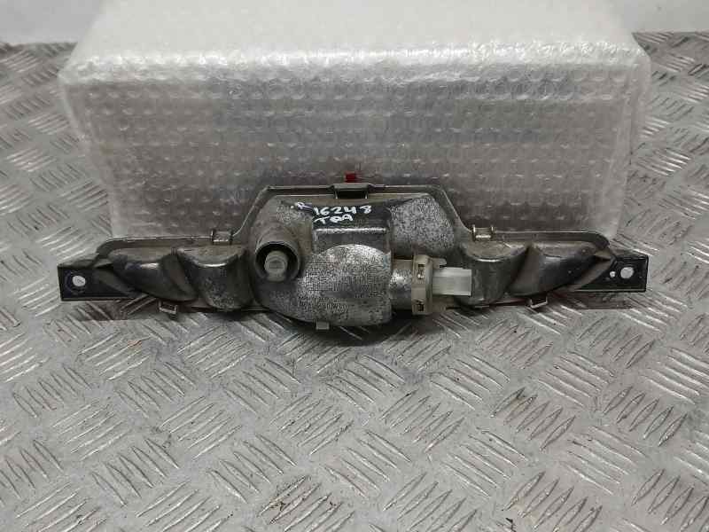 Recambio de piloto trasero central para peugeot 208 style referencia OEM IAM 9674308980  PARAGOLPES