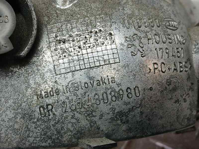 Recambio de piloto trasero central para peugeot 208 style referencia OEM IAM 9674308980  PARAGOLPES