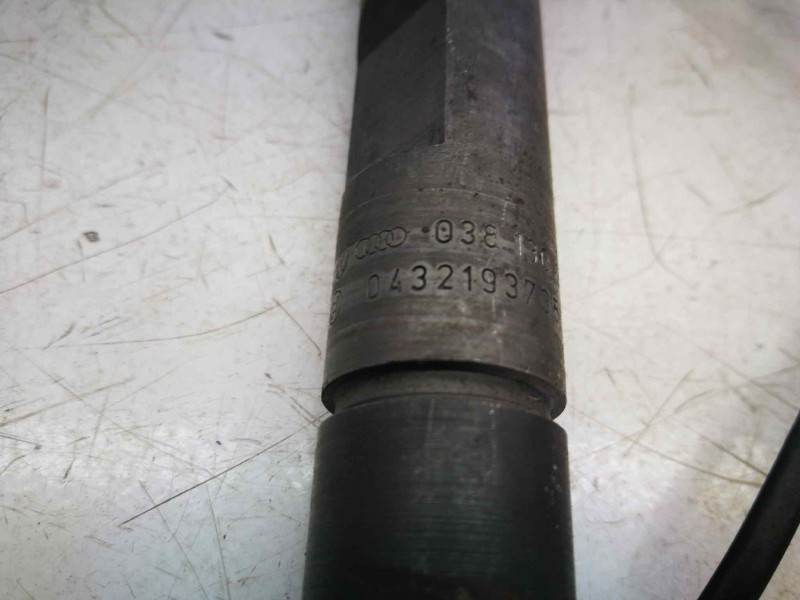 Recambio de inyector para seat ibiza (6k1) 1.9 tdi referencia OEM IAM 038130201F  0432193735