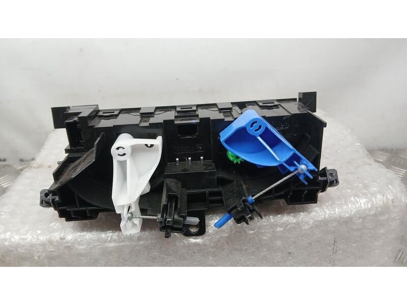 Recambio de mando climatizador para renault kangoo iii monospace blue dci 95 (kjab) referencia OEM IAM 285250231R  T73781C