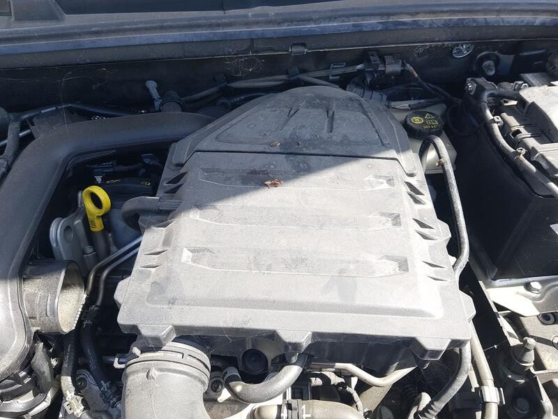 Recambio de carcasa filtro aire para skoda kamiq (nw4) 1.0 tsi referencia OEM IAM 04C129601M  