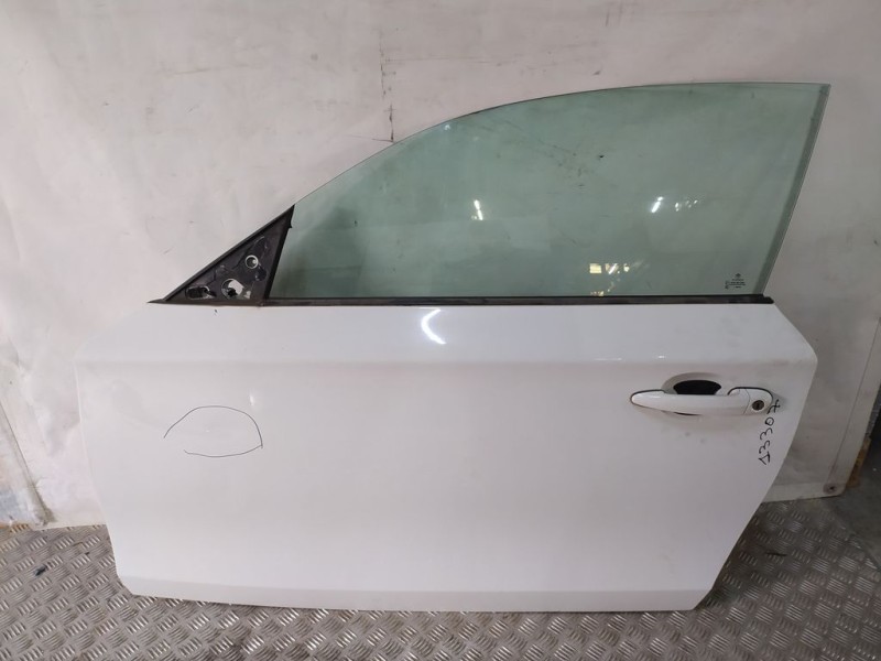 Recambio de puerta delantera izquierda para bmw serie 1 berlina (e81/e87) 118d referencia OEM IAM  SIN CRISTAL TOCADA