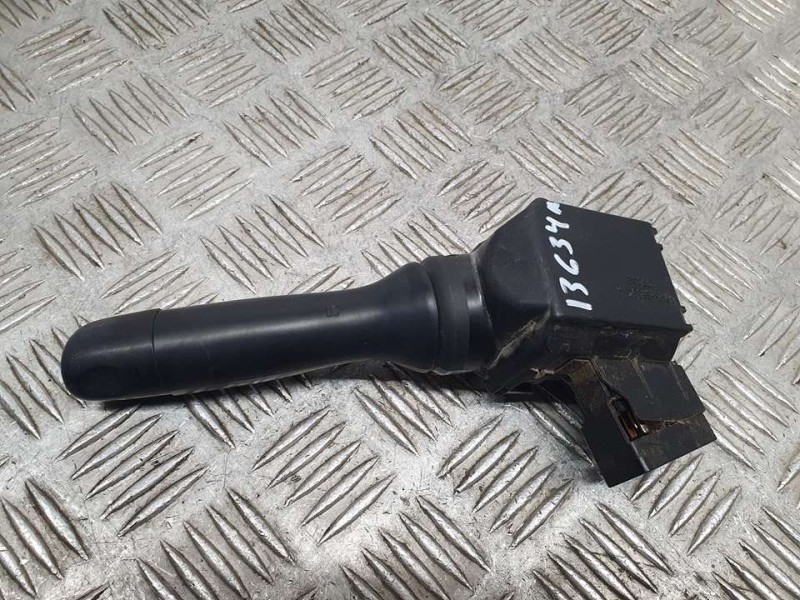 Recambio de mando limpia para toyota yaris hsd active referencia OEM IAM 0D18017F904  