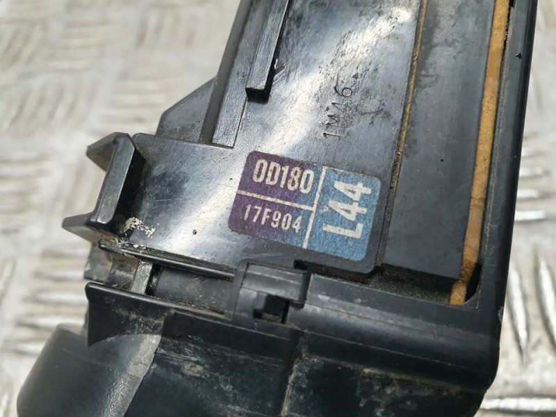 Recambio de mando limpia para toyota yaris hsd active referencia OEM IAM 0D18017F904  