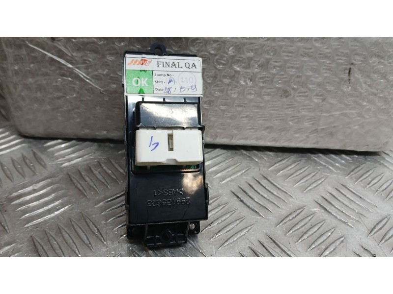 Recambio de mando elevalunas delantero izquierdo para mahindra kuv 100 nxt 1.2 vvt referencia OEM IAM 011JAZ00131N S106 29913562