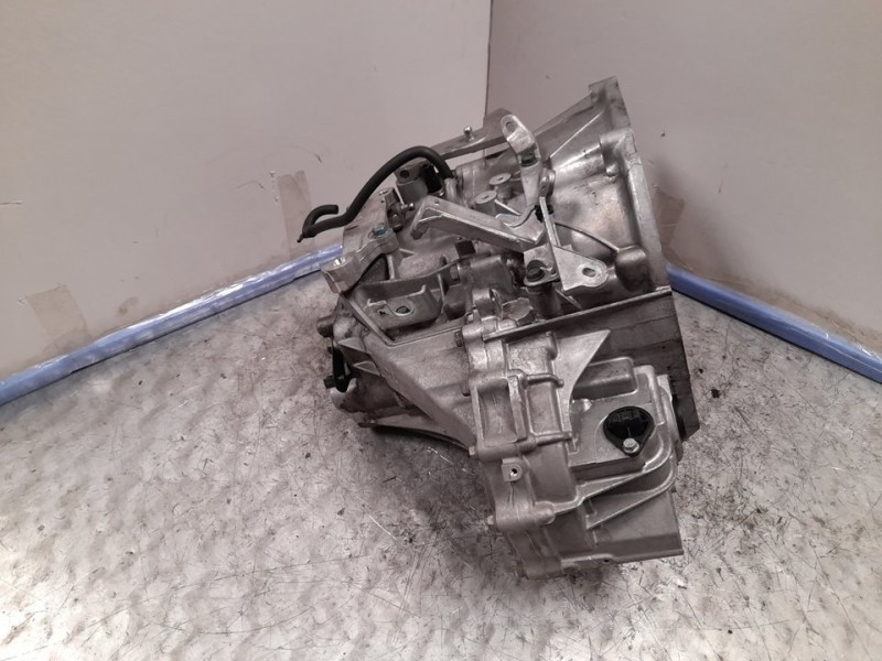 Recambio de caja cambios para nissan qashqai (j10) acenta referencia OEM IAM 32100JG70B JG70 6VELOCIDADES