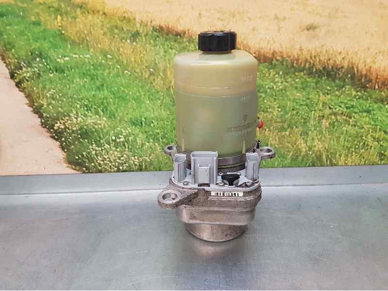 Recambio de bomba direccion electrica para ford focus berlina (cap) ambiente (d) referencia OEM IAM 4M513K514BF  