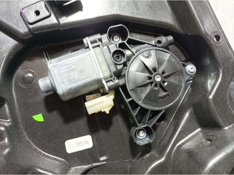 Recambio de elevalunas trasero izquierdo para jeep compass ii limited 4x2 referencia OEM IAM 68242305AA  ELECTRICO