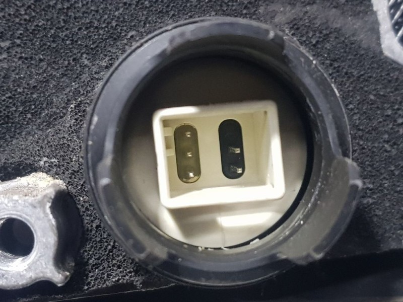 Recambio de retrovisor izquierdo para bmw serie 1 berlina (e81/e87) 118d referencia OEM IAM   ELECTRICO 5 PINS MAL PINTADOS