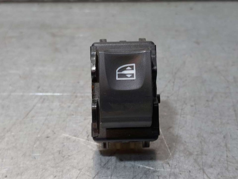 Recambio de mando elevalunas delantero derecho para renault captur life referencia OEM IAM 254218614R  