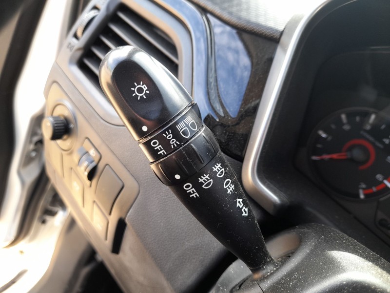 Recambio de mando luces y limpia para mahindra kuv 100 nxt 1.2 vvt referencia OEM IAM   