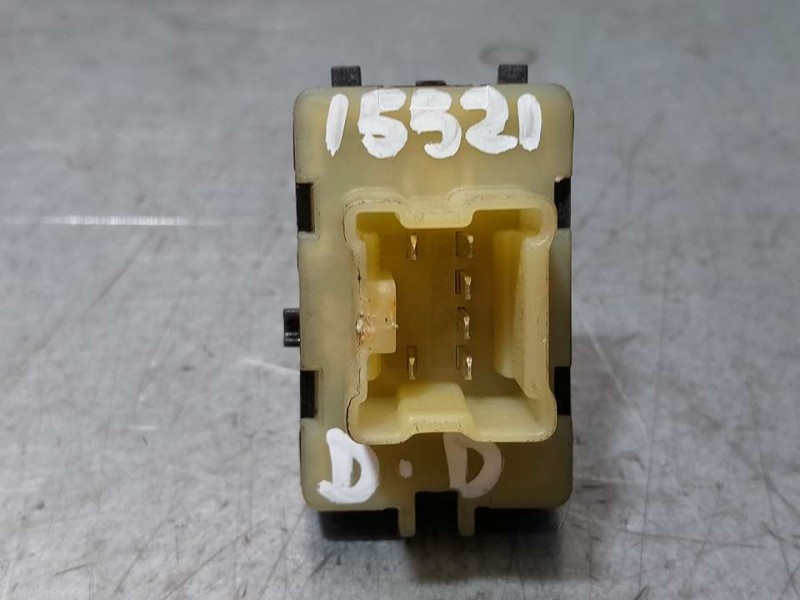 Recambio de mando elevalunas delantero derecho para renault captur life referencia OEM IAM 254218614R  