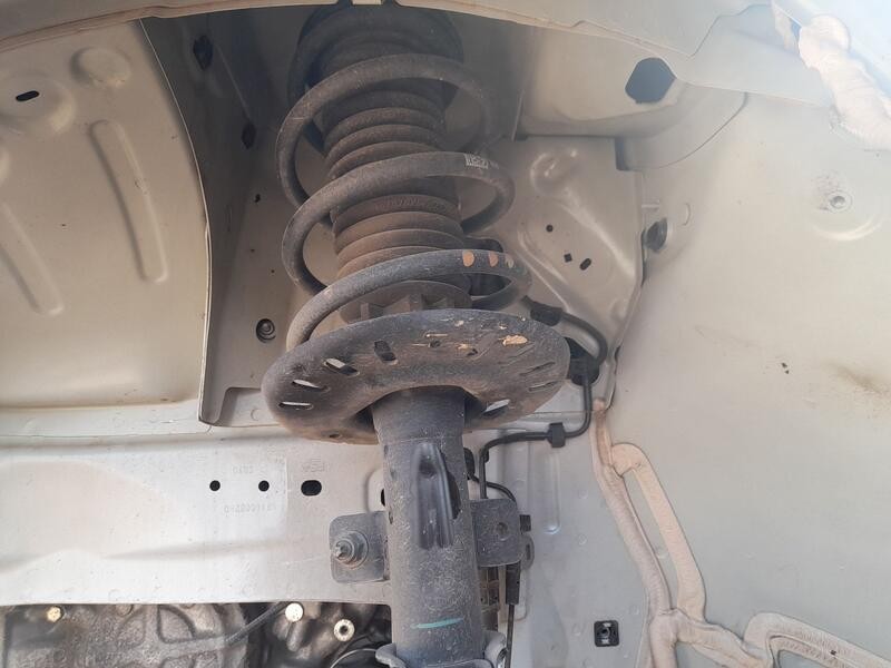 Recambio de amortiguador delantero izquierdo para peugeot 3008 ii suv (mc_, mr_, mj_, m4_) 1.5 bluehdi 130 referencia OEM IAM 98