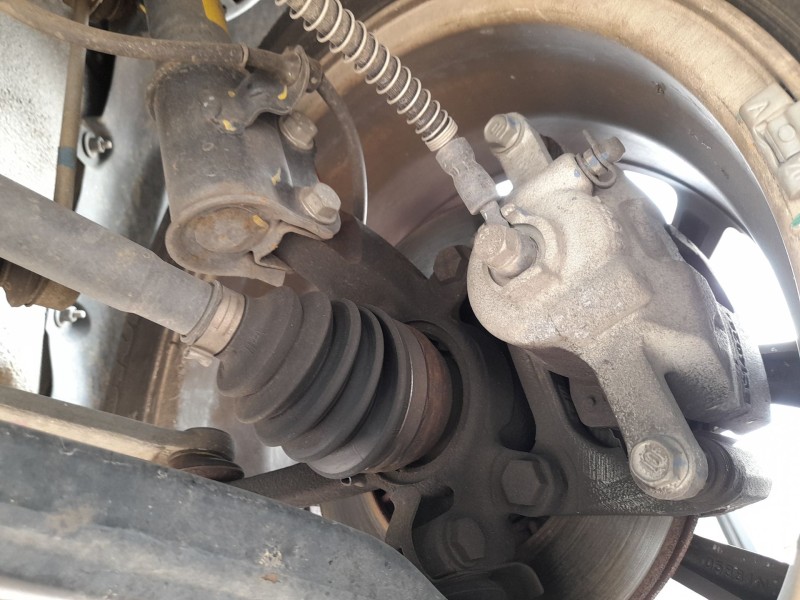 Recambio de mangueta delantera izquierda para mahindra kuv 100 nxt 1.2 vvt referencia OEM IAM   