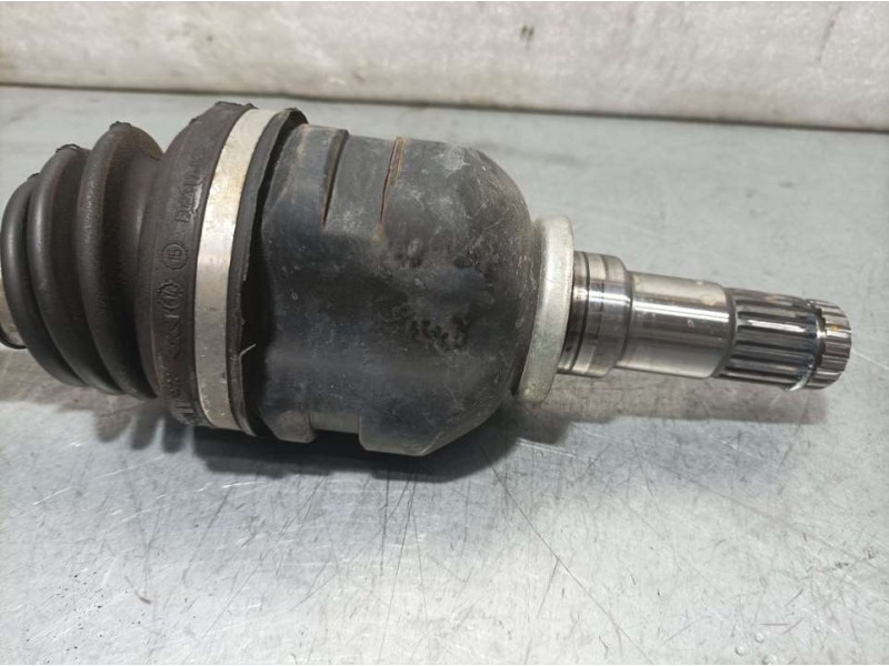 Recambio de transmision delantera izquierda para toyota yaris hsd active referencia OEM IAM 434200D411A  