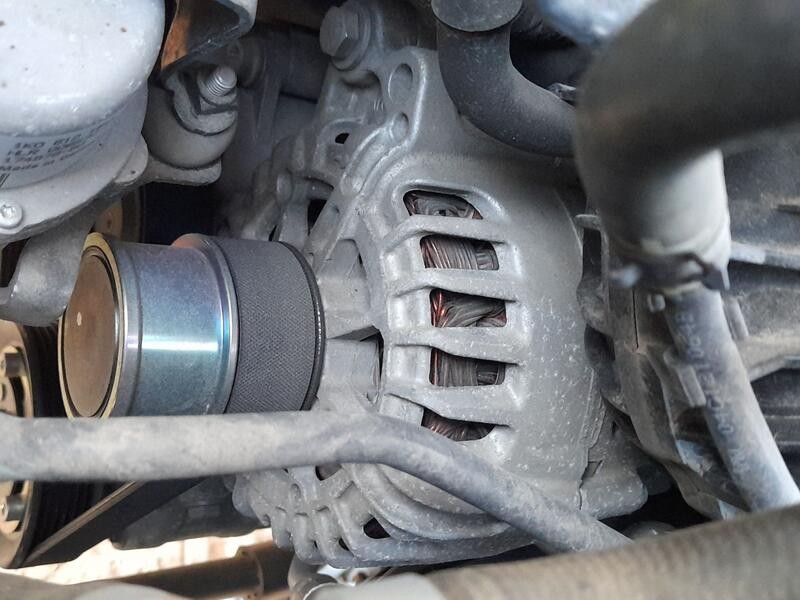 Recambio de alternador para seat arona (kj7, kjp) 1.0 tsi referencia OEM IAM 04E903015  