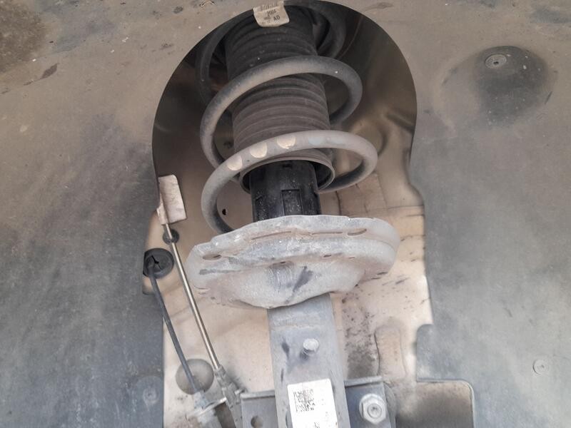 Recambio de amortiguador delantero derecho para seat arona (kj7, kjp) 1.0 tsi referencia OEM IAM 2Q0413031AA  