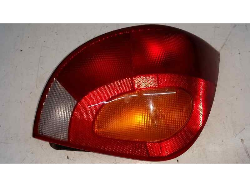 Recambio de piloto trasero derecho para ford fiesta berlina ghia referencia OEM IAM   