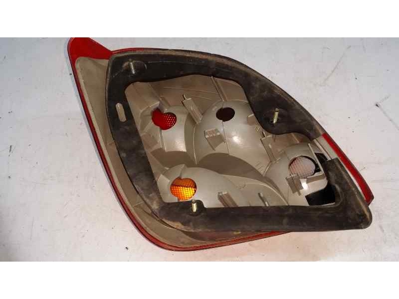 Recambio de piloto trasero derecho para ford fiesta berlina ghia referencia OEM IAM   