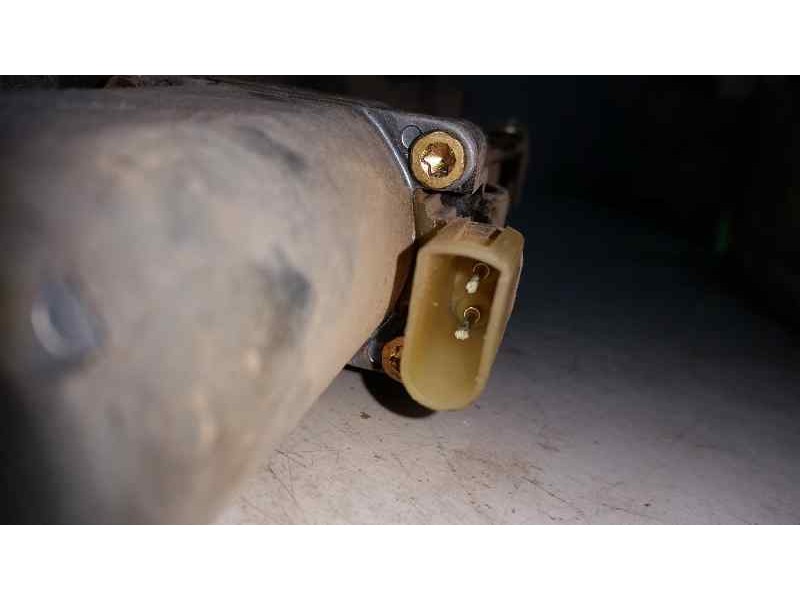 Recambio de elevalunas delantero derecho para ford fiesta berlina ghia referencia OEM IAM  2 PINS ELECTRICO