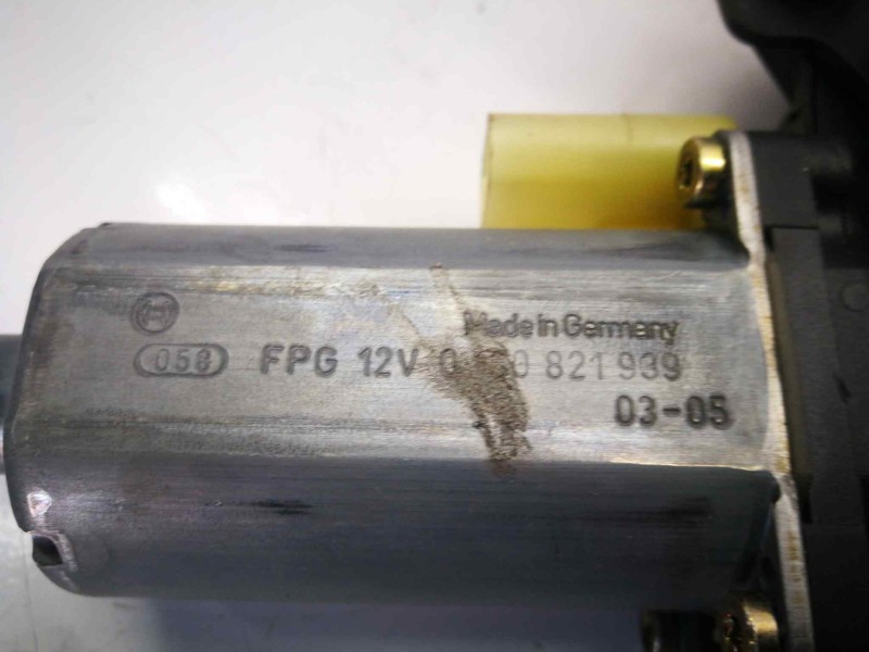 Recambio de elevalunas delantero derecho para ford fiesta (cbk) 1.4 tdci cat referencia OEM IAM 1302821939  DOS PINS