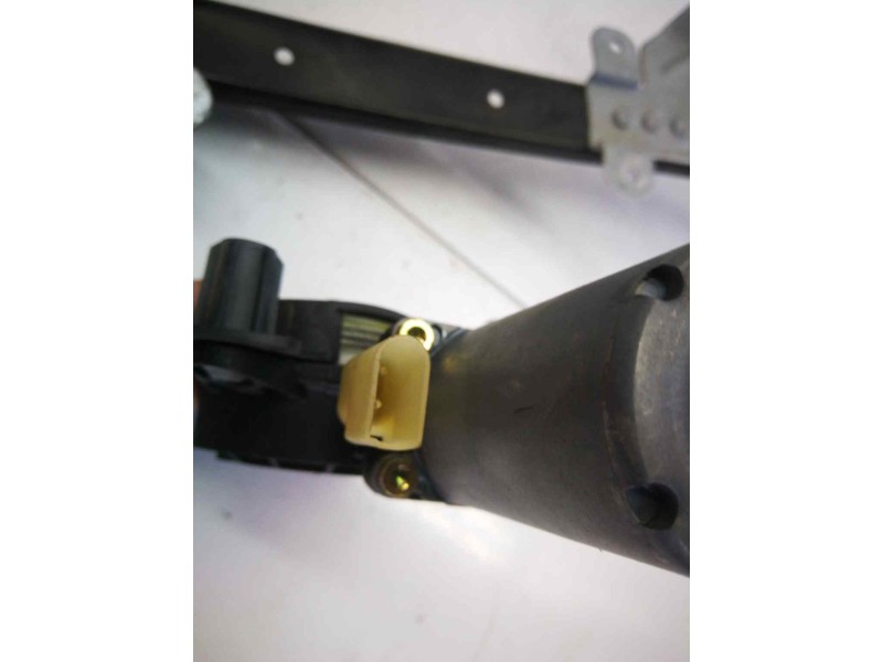 Recambio de elevalunas delantero derecho para ford fiesta (cbk) 1.4 tdci cat referencia OEM IAM 1302821939  DOS PINS