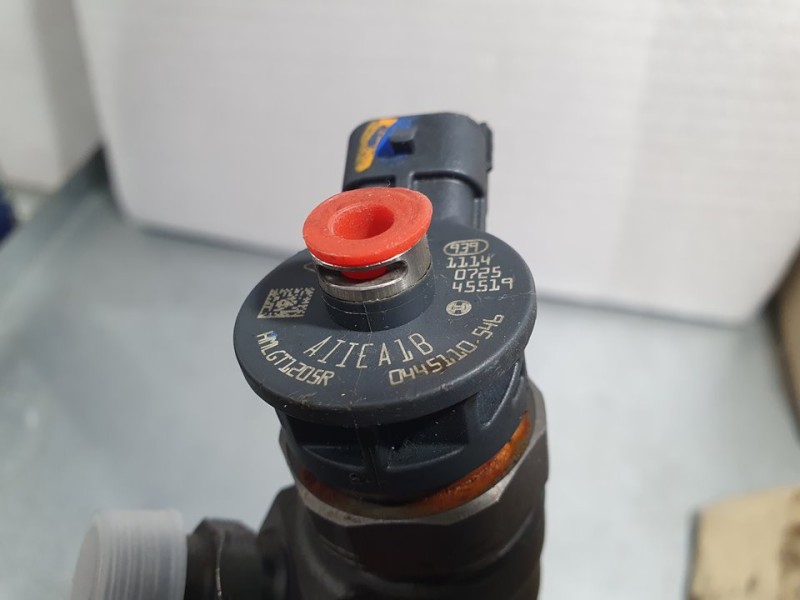 Recambio de inyector para nissan qashqai (j11) 1.6 dci turbodiesel cat referencia OEM IAM HMLGT1205R 0445110546 BOSCH