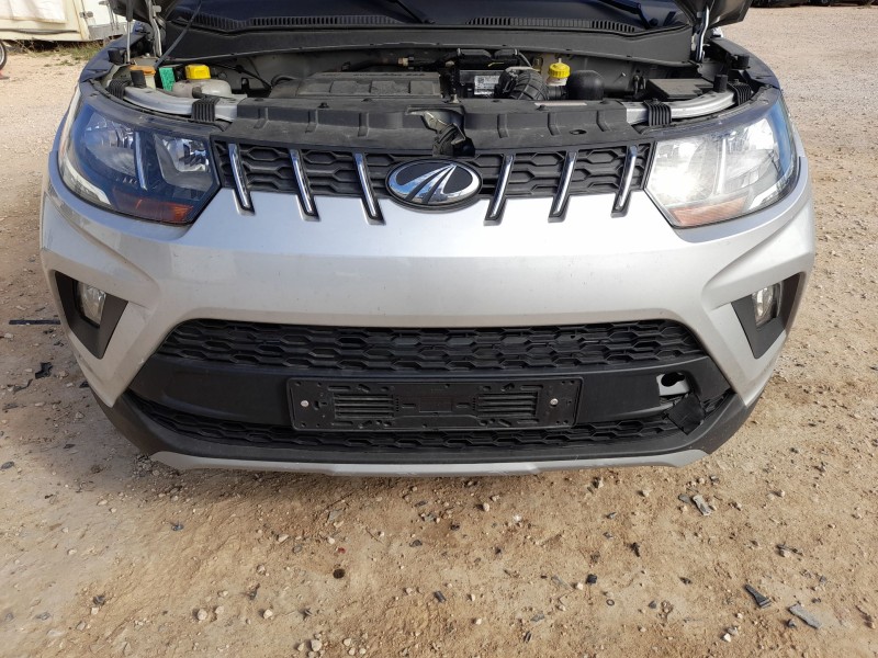 Recambio de paragolpes delantero para mahindra kuv 100 nxt 1.2 vvt referencia OEM IAM   