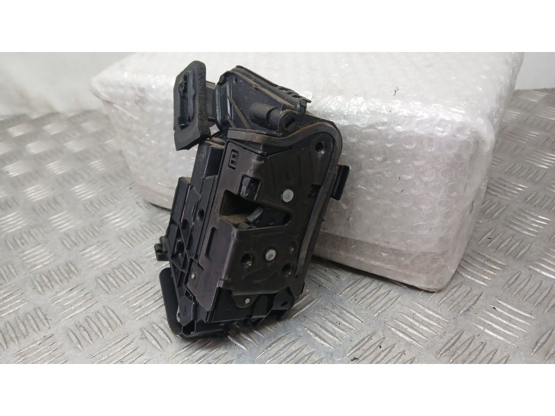 Recambio de cerradura puerta delantera derecha para seat arona (kj7, kjp) 1.0 tsi referencia OEM IAM 5TB837016A  