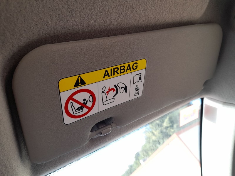 Recambio de parasol derecho para mahindra kuv 100 nxt 1.2 vvt referencia OEM IAM   