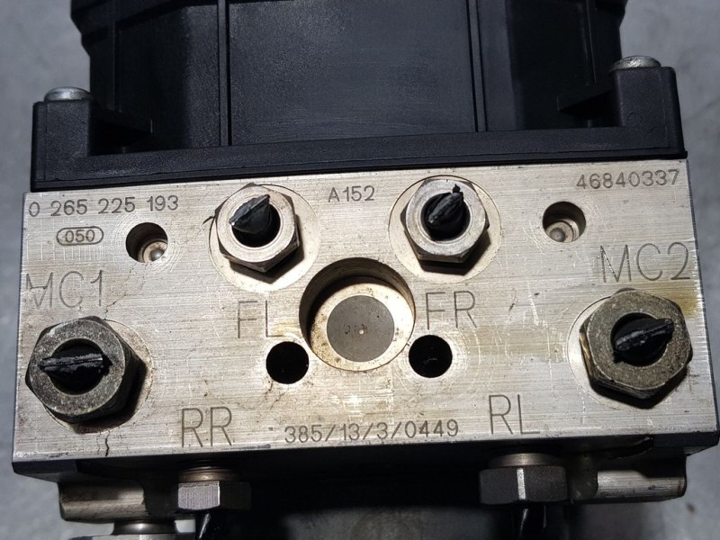 Recambio de abs para alfa romeo 156 1.9 jtd 8v progression referencia OEM IAM 46840337 0265225193 BOSCH