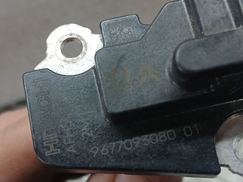Recambio de caudalimetro para peugeot 3008 ii suv (mc_, mr_, mj_, m4_) 1.5 bluehdi 130 referencia OEM IAM 9677093080 HITACHI 