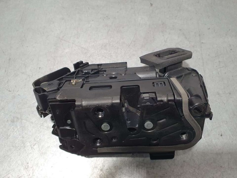 Recambio de cerradura puerta delantera derecha para volkswagen caddy furgón/kombi maxi kombi bmt referencia OEM IAM 5TB837016A  