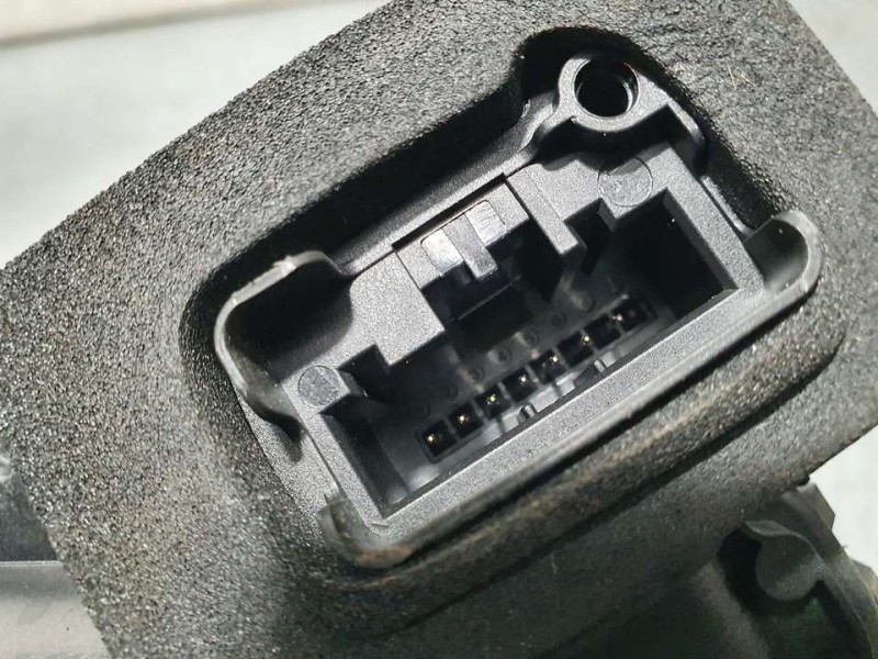 Recambio de cerradura puerta delantera derecha para volkswagen caddy furgón/kombi maxi kombi bmt referencia OEM IAM 5TB837016A  