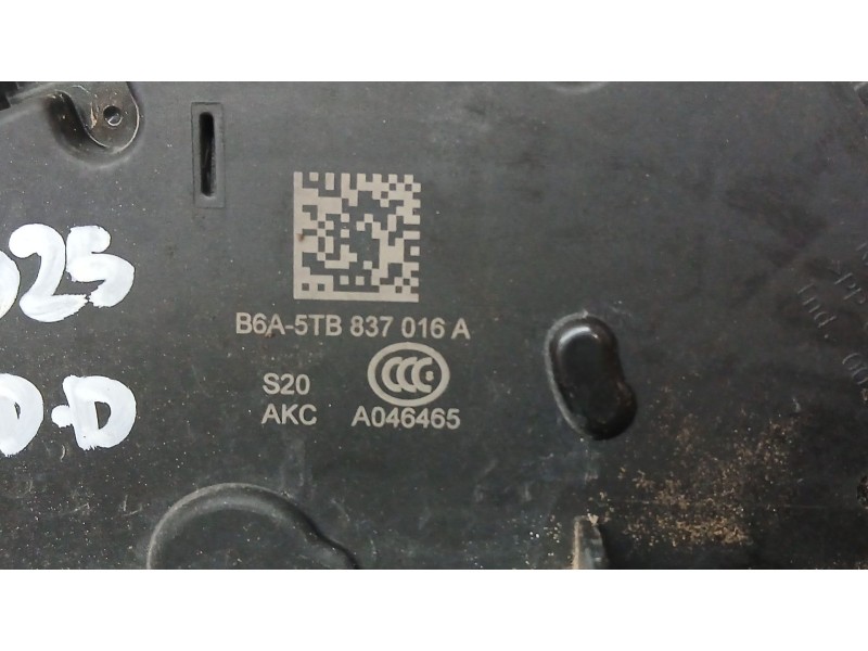 Recambio de cerradura puerta delantera derecha para seat arona (kj7, kjp) 1.0 tsi referencia OEM IAM 5TB837016A  