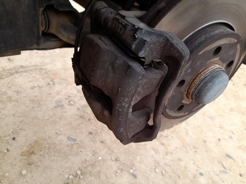 Recambio de pinza freno delantera derecha para mercedes-benz clase b sports tourer (w245) b 180 cdi (245.207) referencia OEM IAM