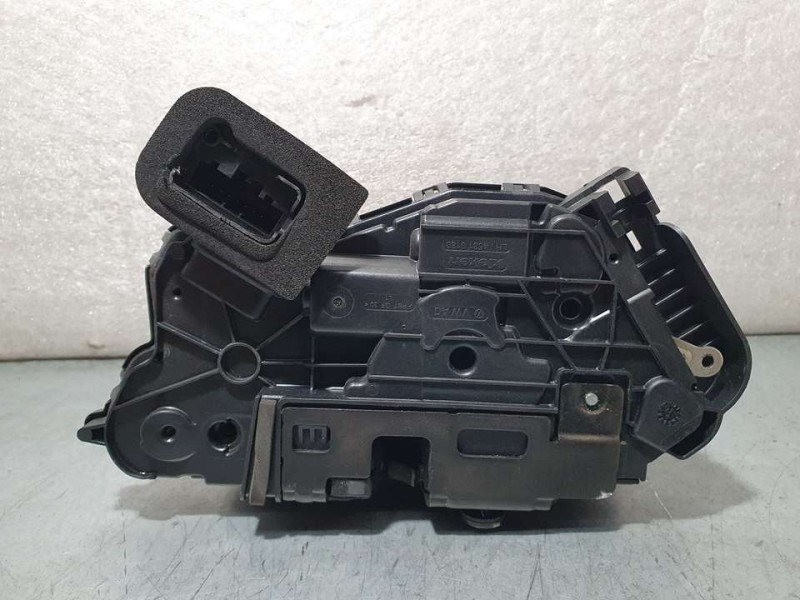 Recambio de cerradura puerta delantera izquierda para volkswagen caddy furgón/kombi maxi kombi bmt referencia OEM IAM 5TB837015A