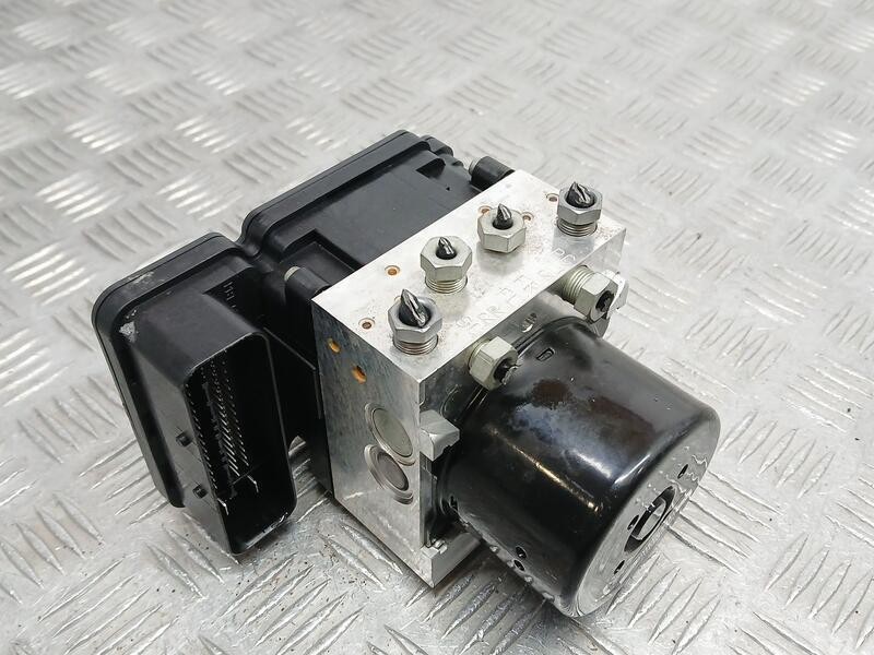 Recambio de abs para volvo xc60 summum awd referencia OEM IAM 30681619 ATE 10021301824