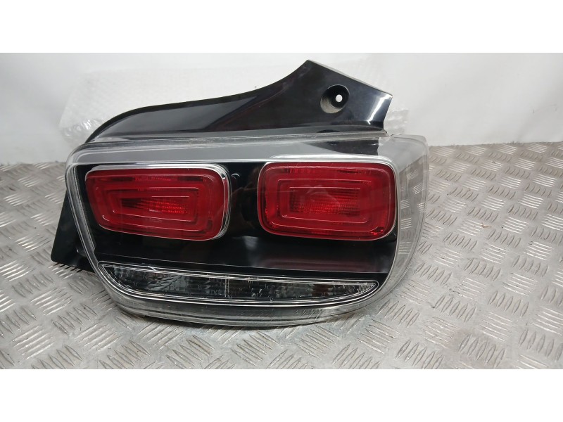 Recambio de piloto trasero derecho para mahindra kuv 100 nxt 1.2 vvt referencia OEM IAM 1703AAA04491N  6675C