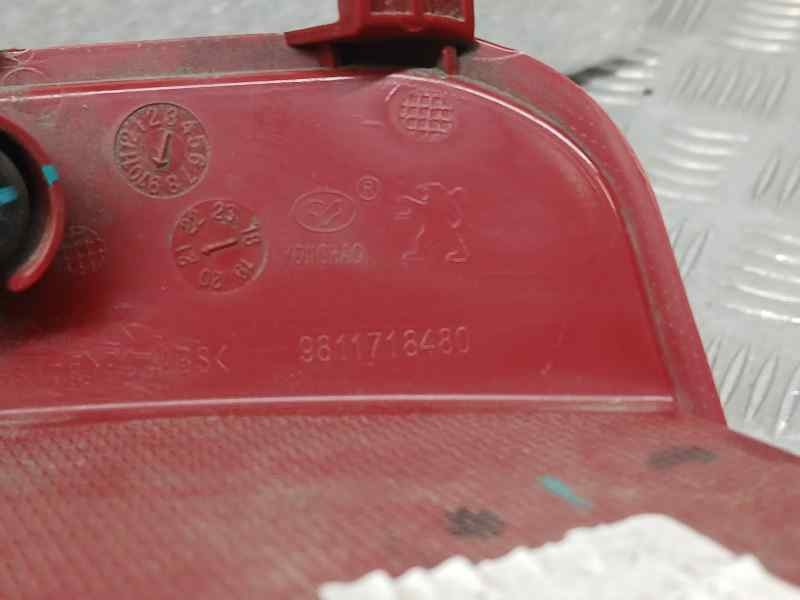 Recambio de piloto trasero izquierdo paragolpes para peugeot 2008 (p1) e-active referencia OEM IAM 981171848  