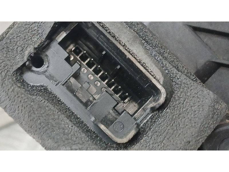 Recambio de cerradura puerta trasera derecha para seat arona (kj7, kjp) 1.0 tsi referencia OEM IAM 5TA839016E  