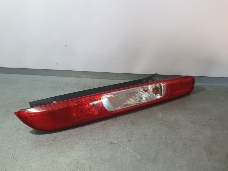 Recambio de piloto trasero derecho para ford focus berlina (cap) ambiente (d) referencia OEM IAM   