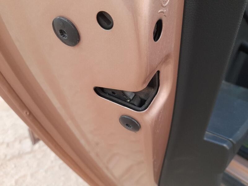 Recambio de cerradura puerta trasera izquierda para seat arona (kj7, kjp) 1.0 tsi referencia OEM IAM 5TA839015L  