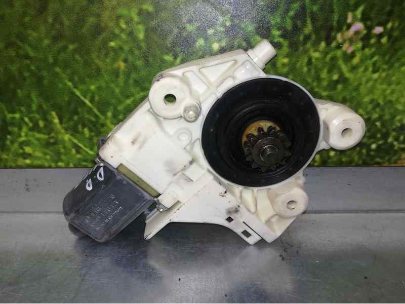 Recambio de motor elevalunas delantero derecho para ford focus lim. (cb4) titanium referencia OEM IAM  2 PINS ELECTRICO