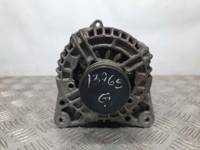 Recambio de alternador para nissan qashqai (j10) acenta referencia OEM IAM 8200728292C 0124525140 BOSCH