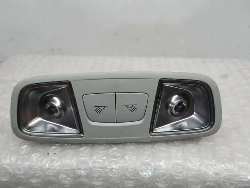 Recambio de luz interior para audi a3 sportback (8va) ambiente referencia OEM IAM 8V0947111A  LUZ INTERIOR TRASERA